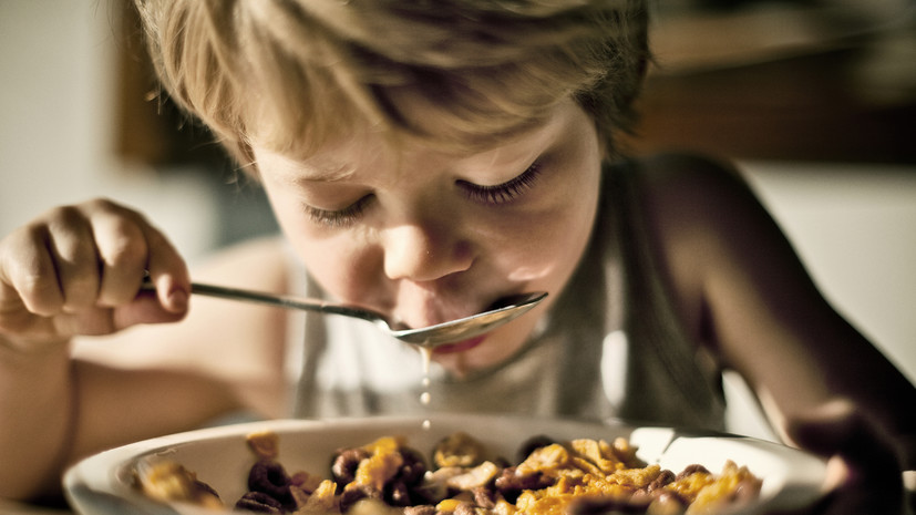 Диетолог Стародубцева посоветовала прививать детям здоровые пищевые привычки