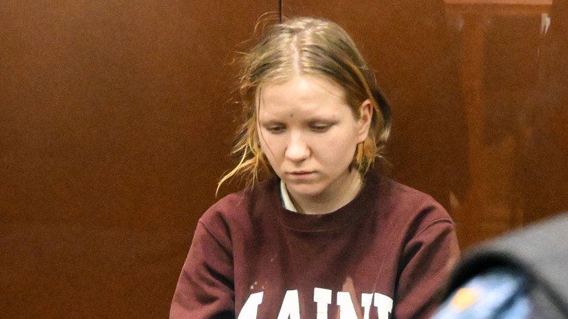 Суд продлил арест Треповой