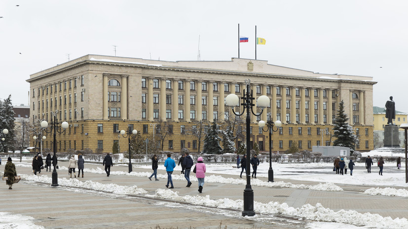 Мэр Пензы объяснил свои слова о памятных досках участникам СВО на зданиях школ