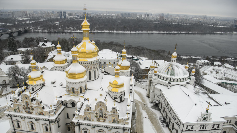 Неизвестные устроили разгром в корпусах Киево-Печерской лавры