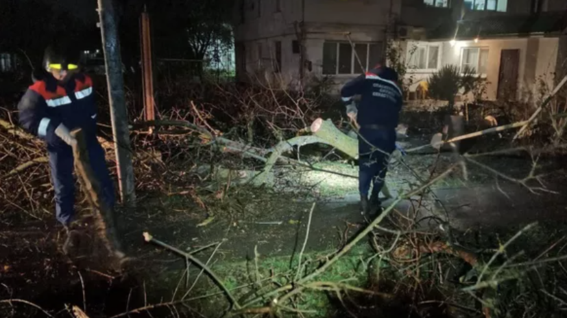 Один человек пропал, четверо пострадали в результате шторма в Крыму