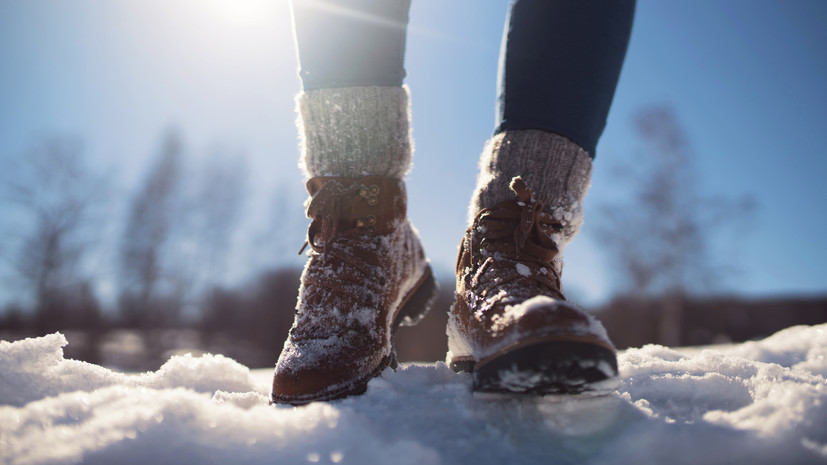 Травматолог Китсов посоветовал носить обувь на нескользящей подошве в ледяной дождь