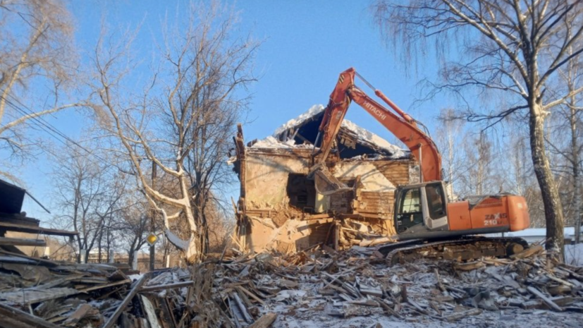 В Кирове снесли более 120 аварийных домов за три года