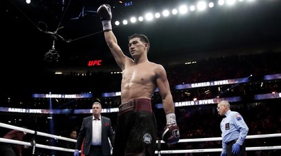 Чемпион мира по боксу в полутяжёлом весе по версии WBA Дмитрий Бивол