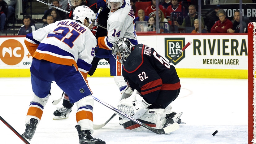 Передача Орлова не спасла «Каролину» от поражения в матче с «Айлендерс» в НХЛ