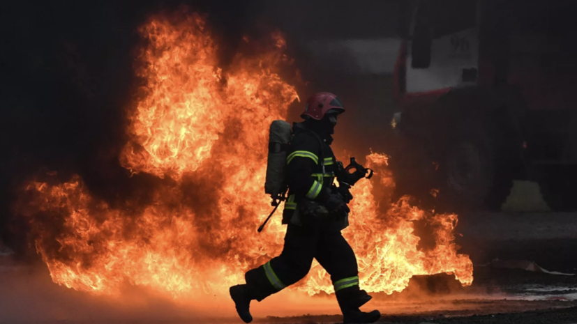 Следователи возбудили дело из-за пожара в Хабаровске с тремя погибшими