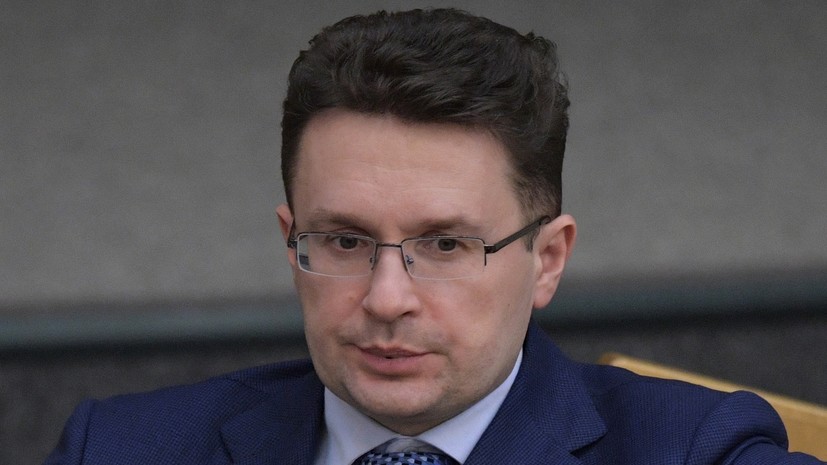 Госдума приняла постановление о прекращении полномочий депутата Блоцкого