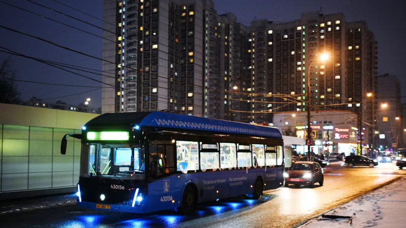 На маршруте М2 в Москве запустили электробусы
