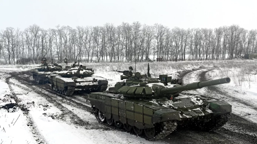 Бойцы рассказали военкору RT, как модернизируют свои танки в полевых условиях