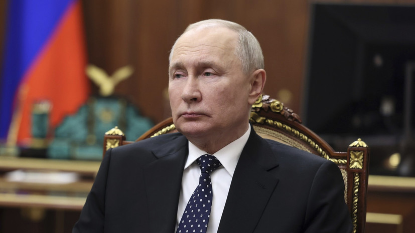 Путин поручил перевести в электронный вид процедуру внесудебного банкротства