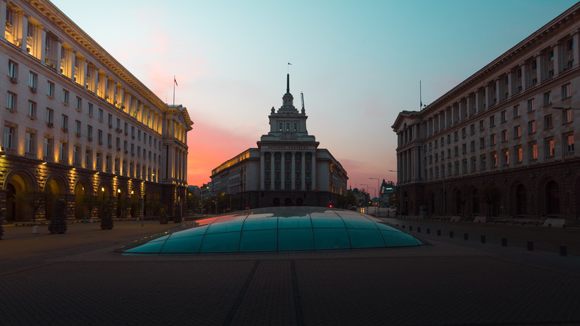 В Болгарии приступили к сносу памятника Советской армии