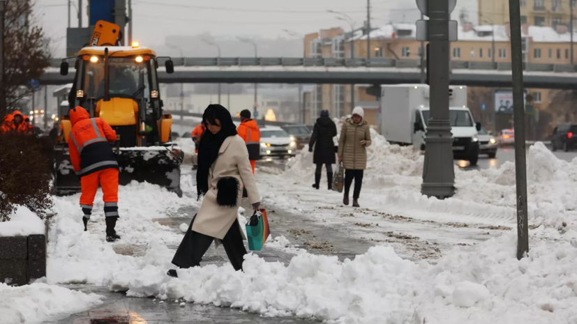 В МЧС предупредили о сильном снеге и ветре в Москве 17 декабря