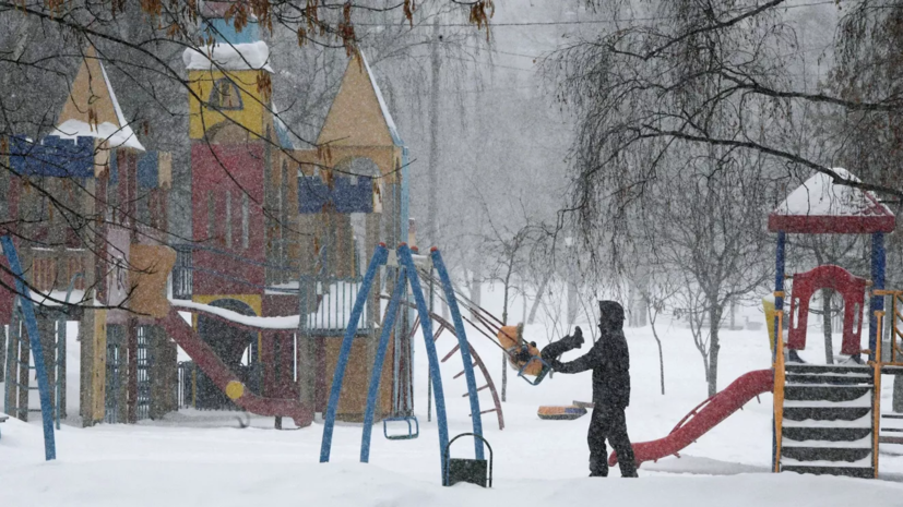 В Хакасии после обрушения горки начали проверять безопасность детских площадок
