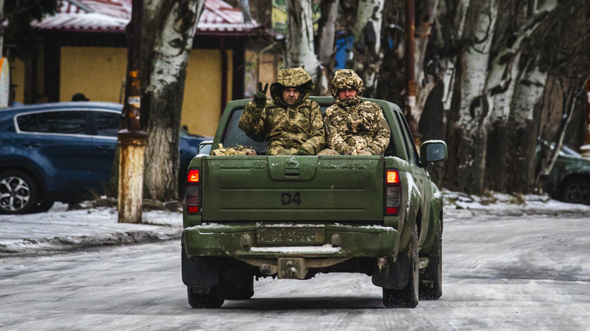 На украинском рынке женщины отбили мужчину у военкомов