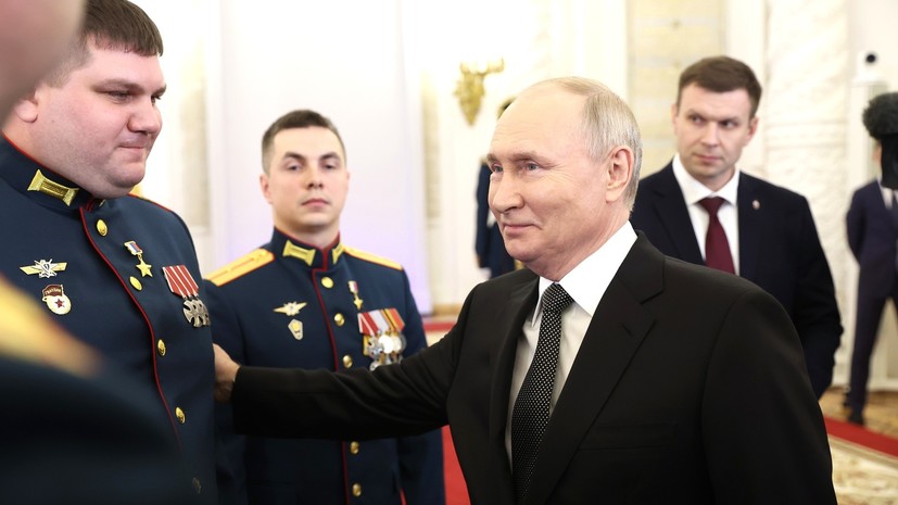 «Только в нашем народе такое возможно»: Путин отметил поступок бойца ВС РФ, попросившего наградить своего командира