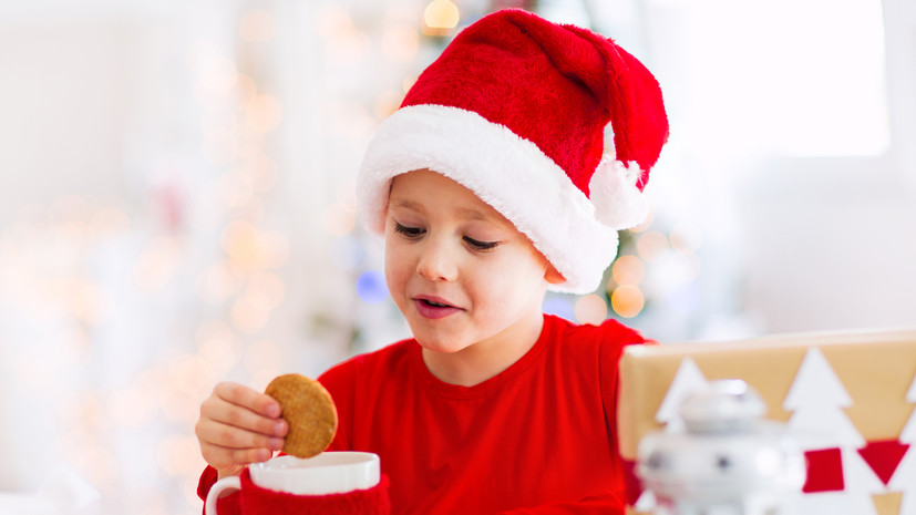 Названы самые вредные сладости в новогодних детских подарках