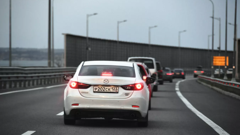 На подъездах к Крымскому мосту скопилось более 1 тысячи автомобилей
