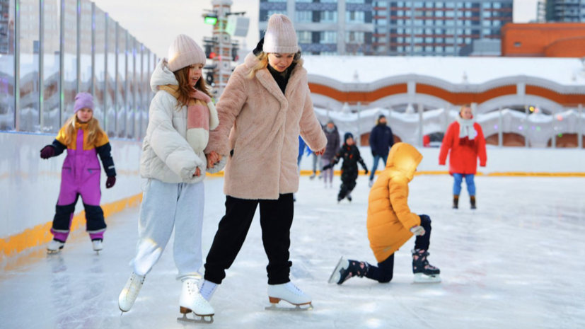 Катки на площадках «Московских сезонов» будут открыты до конца зимы