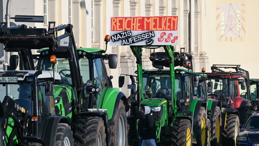 В демонстрации в Аугсбурге приняли участие более чем 1000 фермеров на тракторах