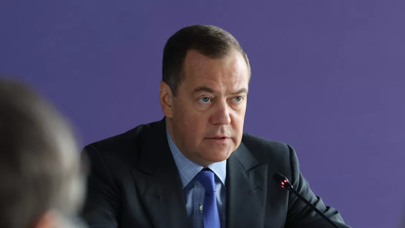 Медведев: задачи по доукомплектованию армии выполнены в полном объёме