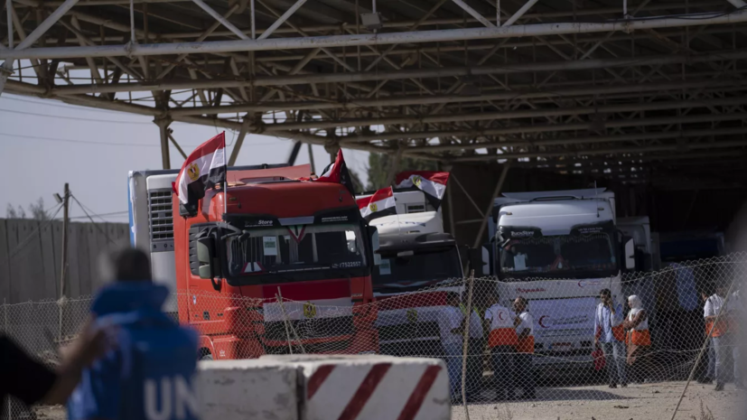 Власти Египта: с октября в Газу въехало почти 9 тысяч грузовиков с гумпомощью