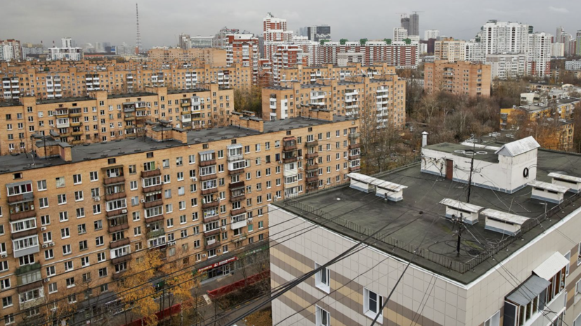 Более восьми тысяч крыш обновили в Москве по программе капремонта с 2015 года