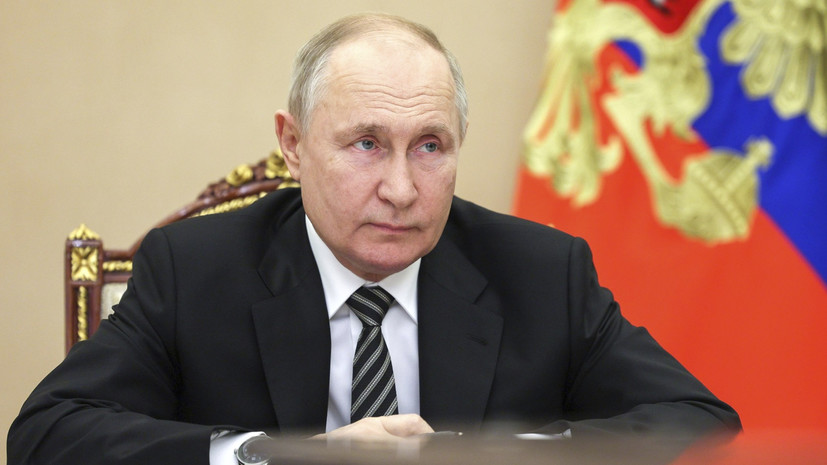 Путин поручил до 1 июля представить предложения по поддержке вдов участников СВО