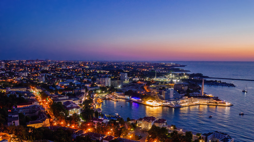 Развожаев: в районе Севастопольской бухты военные используют средства маскировки