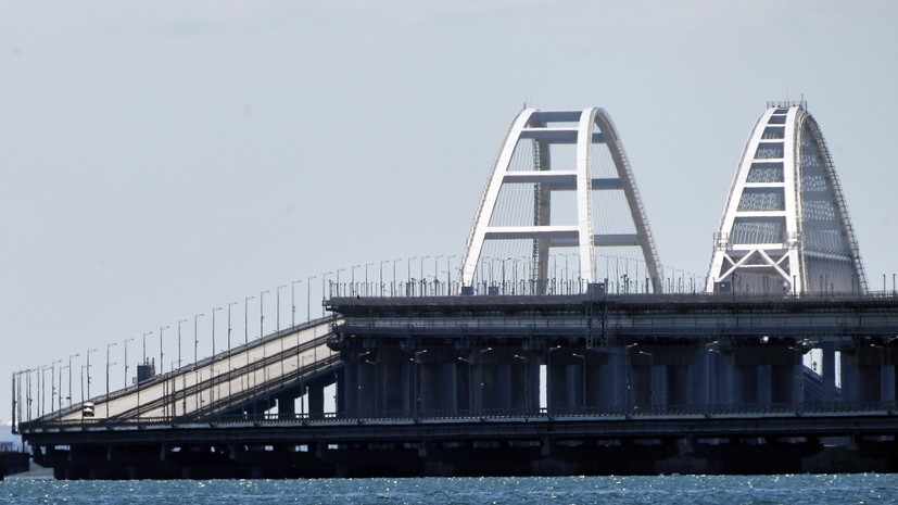 Движение автотранспорта по Крымскому мосту возобновлено