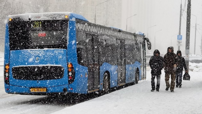 Москвичам рекомендовали пересесть на городской транспорт из-за непогоды 18 января