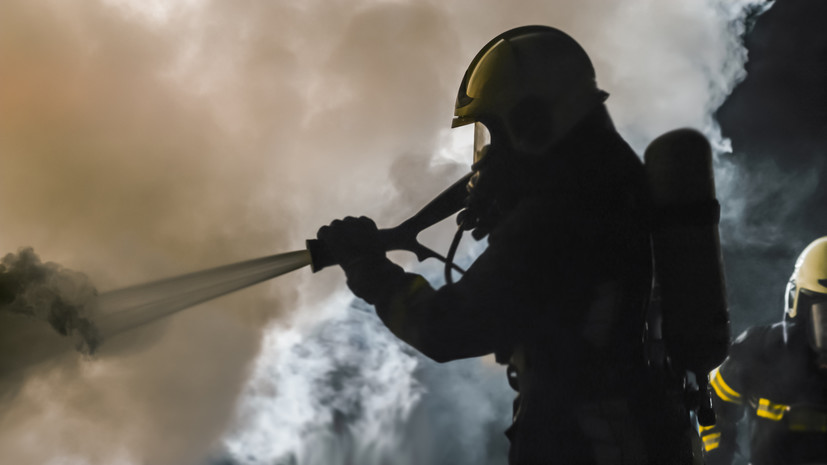 МЧС: в ТРК «Европа-Азия» в Челябинске горят торговые павильоны