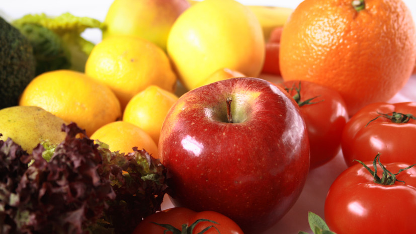 Специалист Селивёрстов посоветовал мыть овощи и фрукты в два этапа