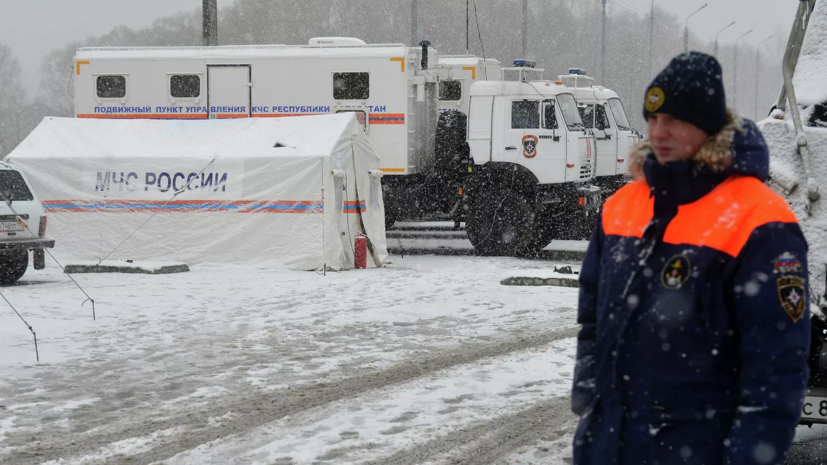 Спасатели МЧС помогли 75 водителям, застрявшим в снежных заносах на Сахалине