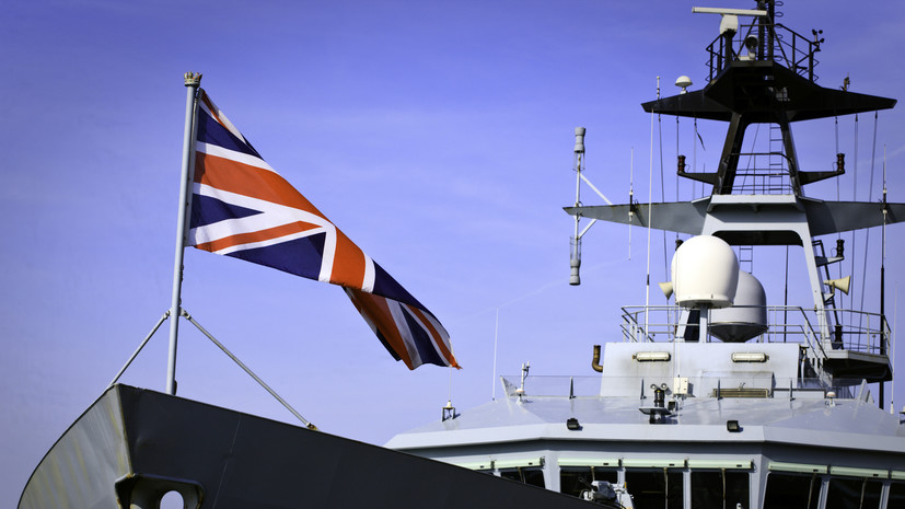 ВМС Британии сообщили об атаке неизвестных на судно недалеко от Йемена