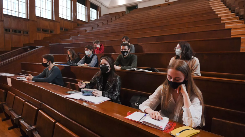 В Нижегородской области обучаются более 88 тысяч студентов