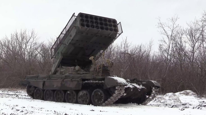 При поддержке авиации и артиллерии: в Минобороны заявили о занятии ВС РФ более выгодных позиций на Донецком направлении