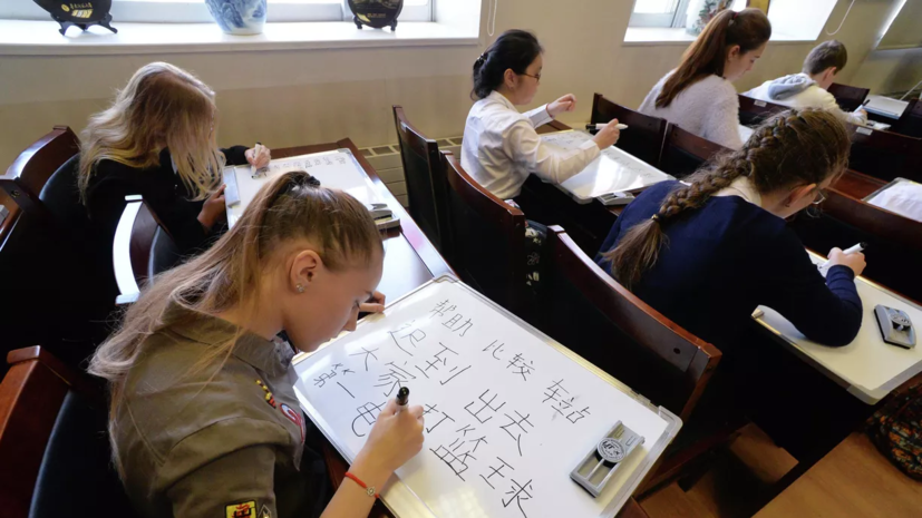 Гладков: белгородские школьники вернутся к очному формату обучения с 19 февраля