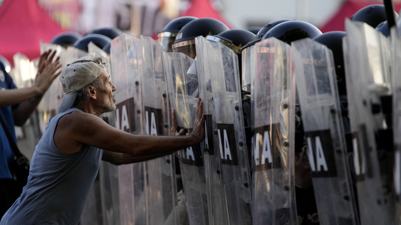 Новые акции протестов против реформ президента планируются в Буэнос-Айресе