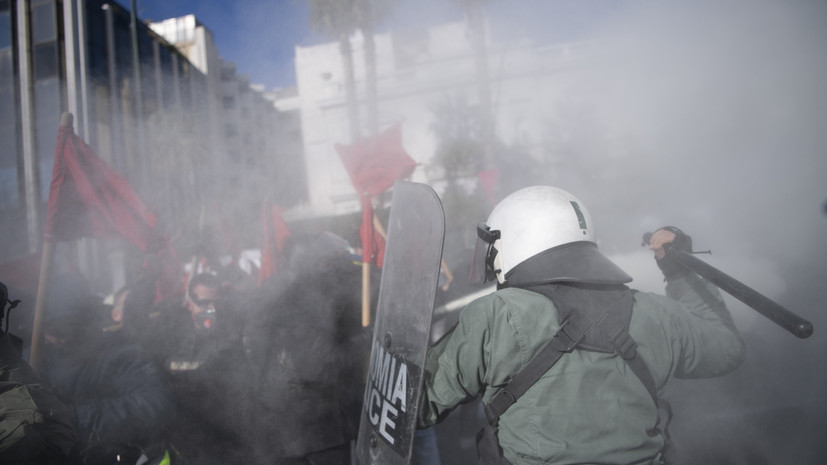 В Афинах прошли беспорядки после митинга против частных университетов