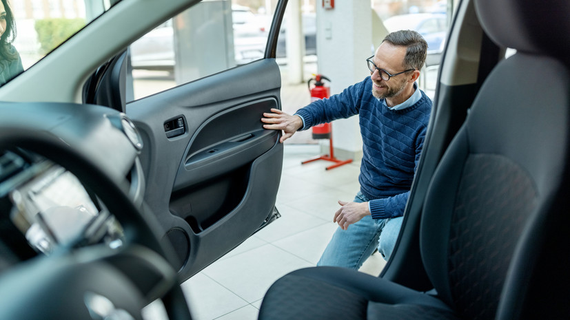 Почти половина россиян обращают внимание на комплектацию при покупке нового авто