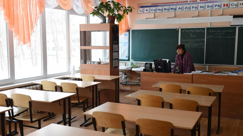В Астрахани в восьми школах из-за гриппа и ОРВИ остановлены очные занятия