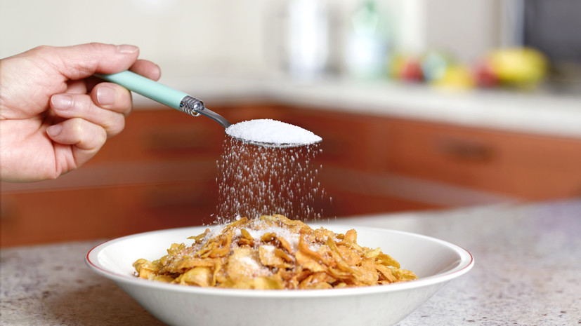 Диетолог Дианова посоветовала употреблять не более 30 граммов сахара в день