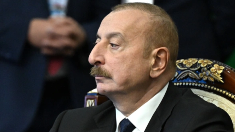 Экзитпол: Алиев лидирует на выборах президента Азербайджана с 93,9%