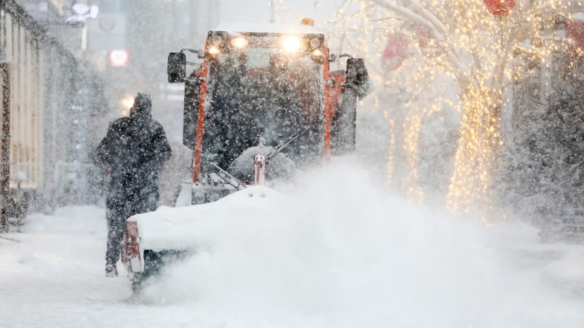 Коммунальщики Москвы в круглосуточном режиме ликвидируют последствия снегопада