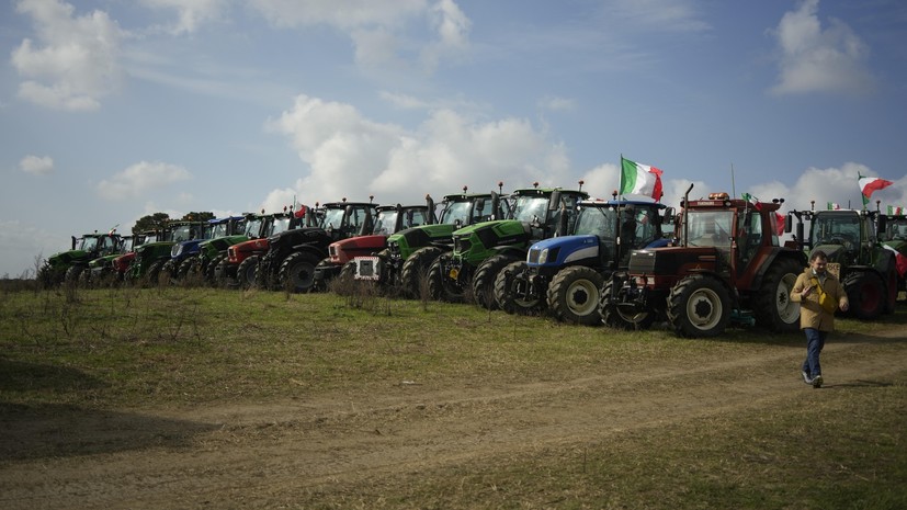 Фермеры вышли на акцию протеста на окраине Рима