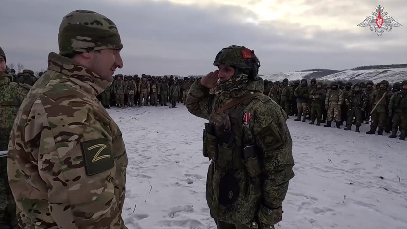 Бойцов танковой дивизии группировки войск «Запад» наградили в зоне СВО