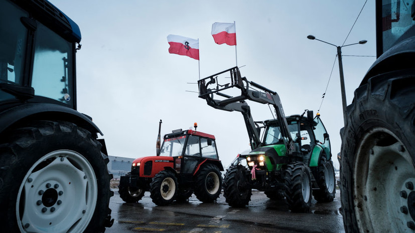 УНИАН: польские фермеры атакуют украинские фуры с зерном