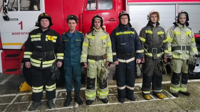В Волгограде спасатели помогли двум женщинам выбраться из сугробов