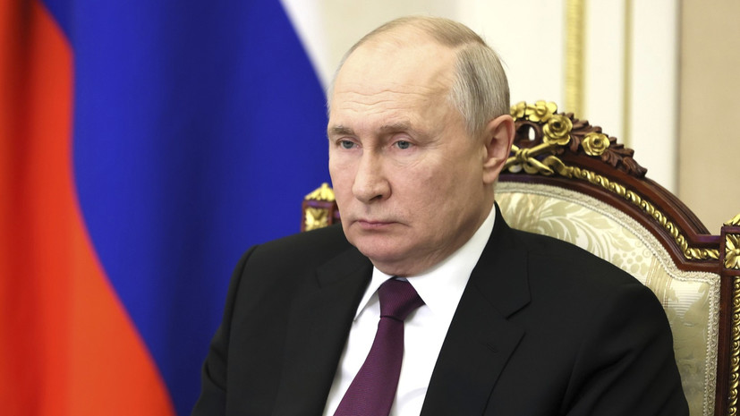 Путин потребовал уделить особое внимание сдерживанию инфляции