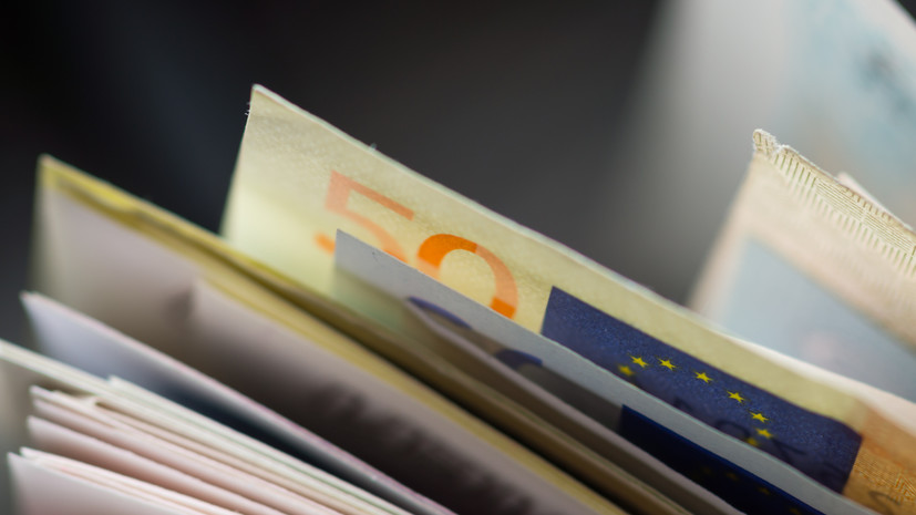 Суд в Петербурге конфисковал почти €52 тысячи у греческого адвоката